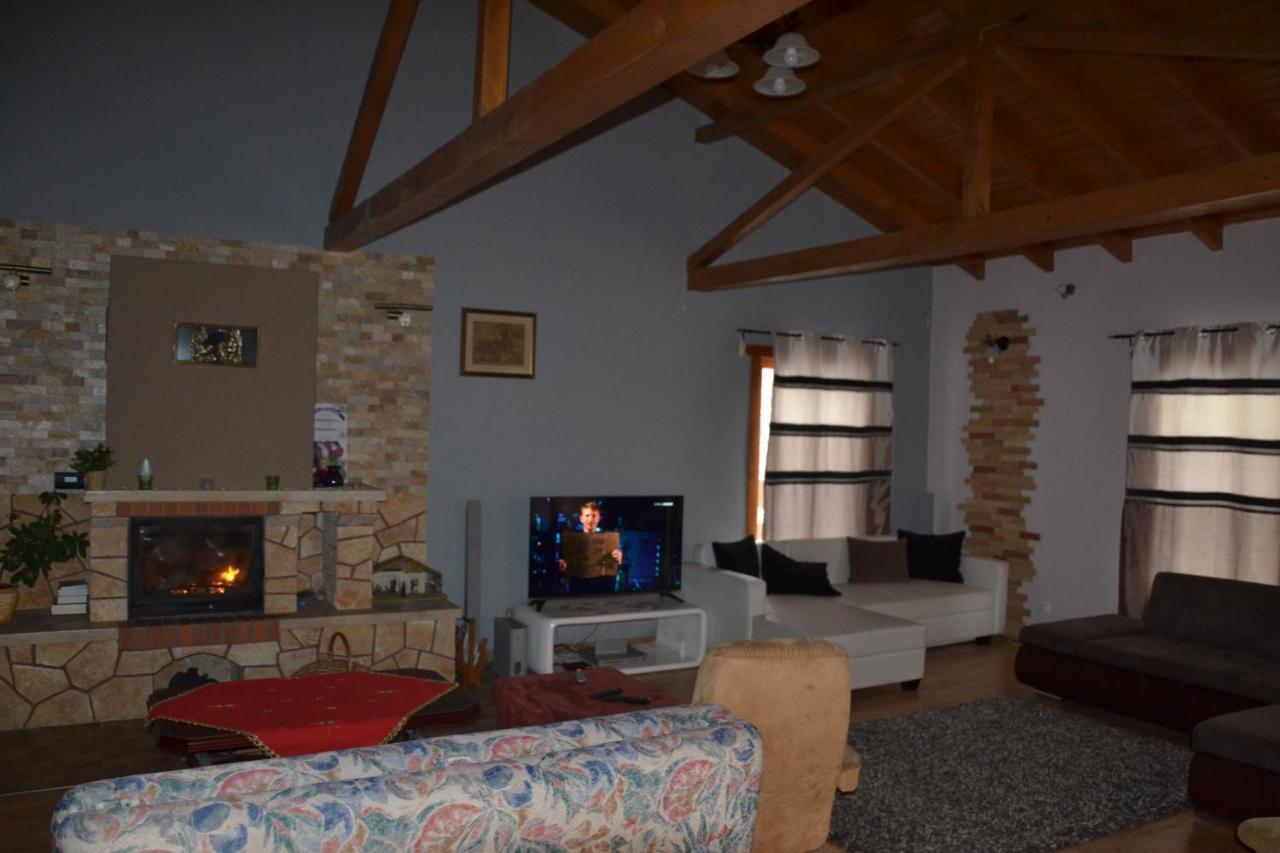 Ivoi Magasbukki Vendeghaz Otel Dış mekan fotoğraf